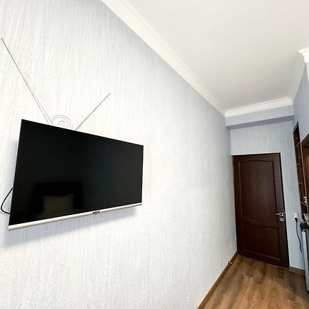 Armenia Hotel Jerevan Buitenkant foto