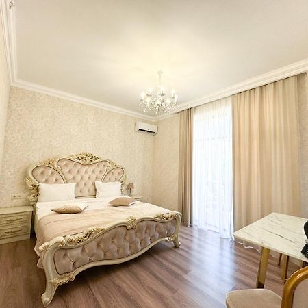 Armenia Hotel Jerevan Buitenkant foto