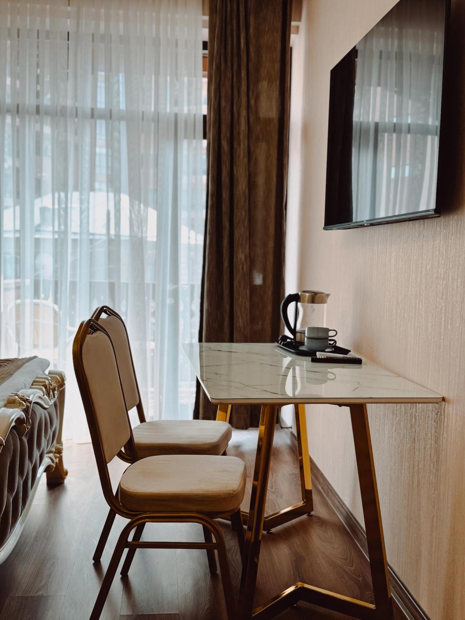 Armenia Hotel Jerevan Buitenkant foto