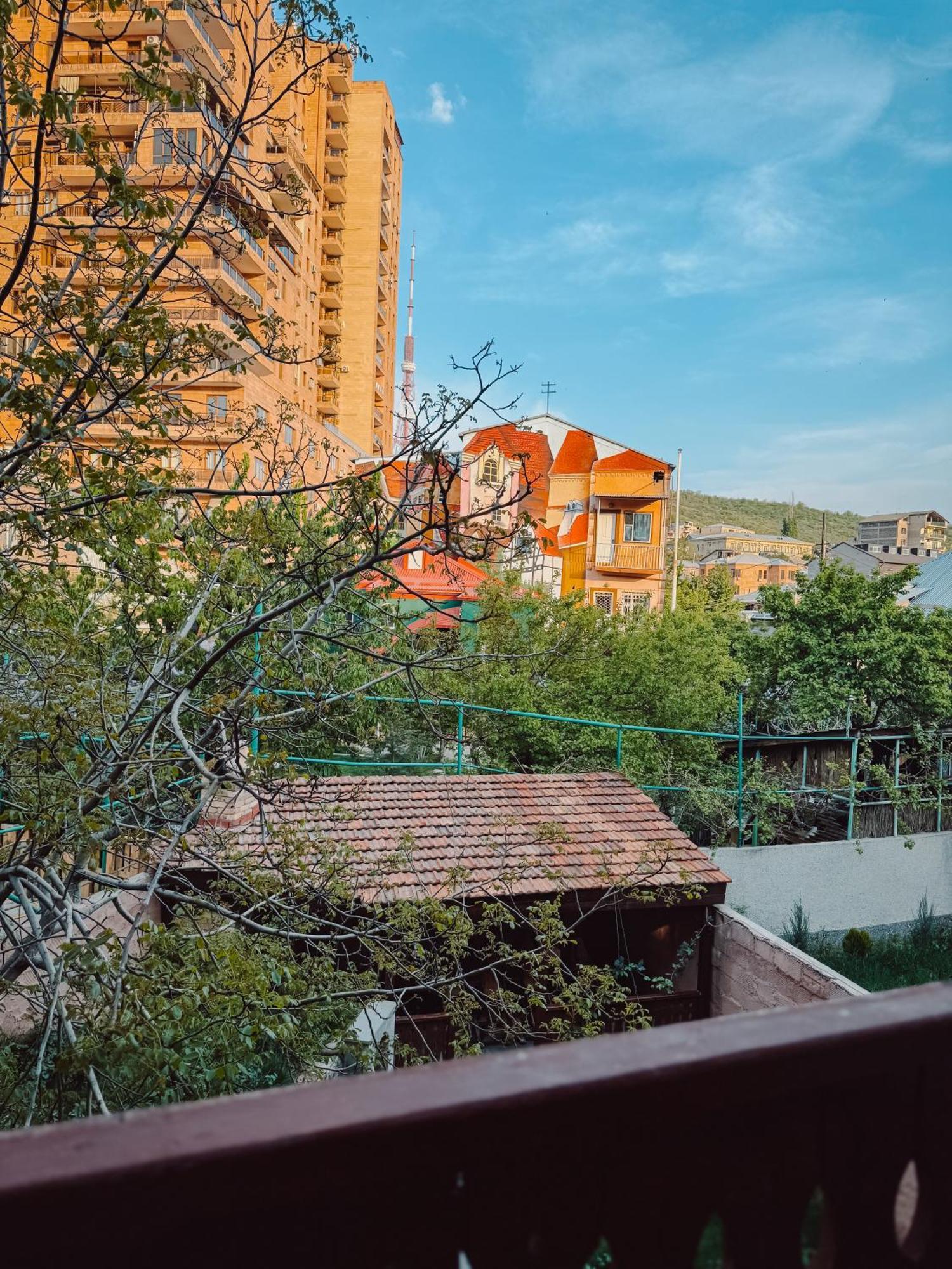 Armenia Hotel Jerevan Buitenkant foto