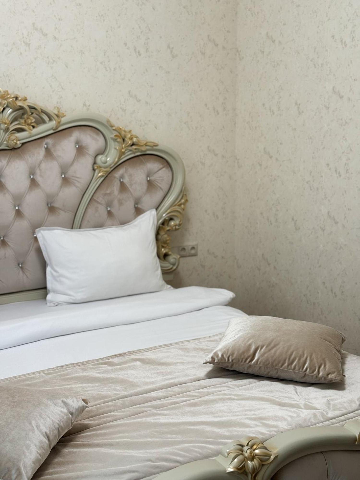 Armenia Hotel Jerevan Buitenkant foto