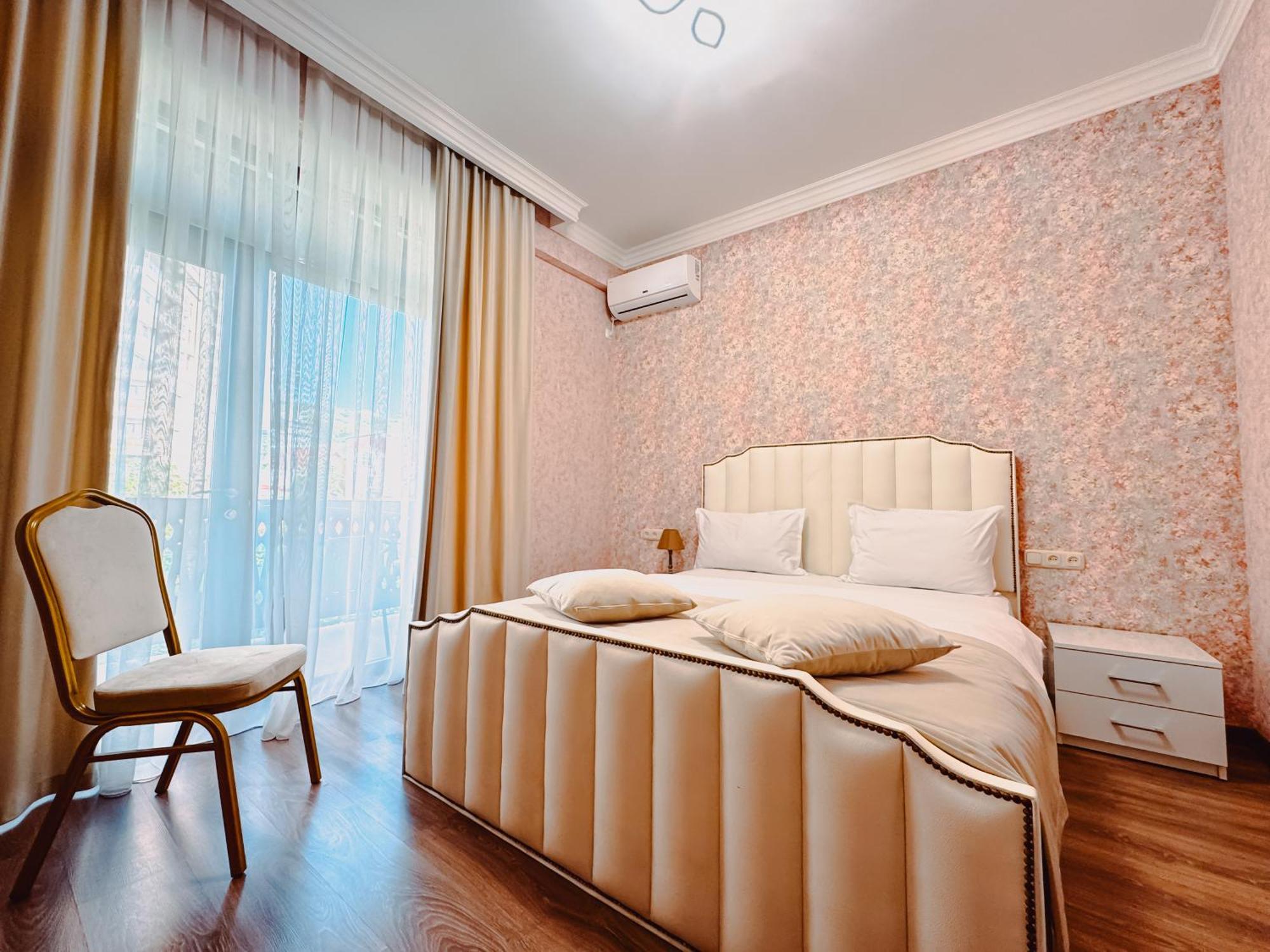 Armenia Hotel Jerevan Buitenkant foto
