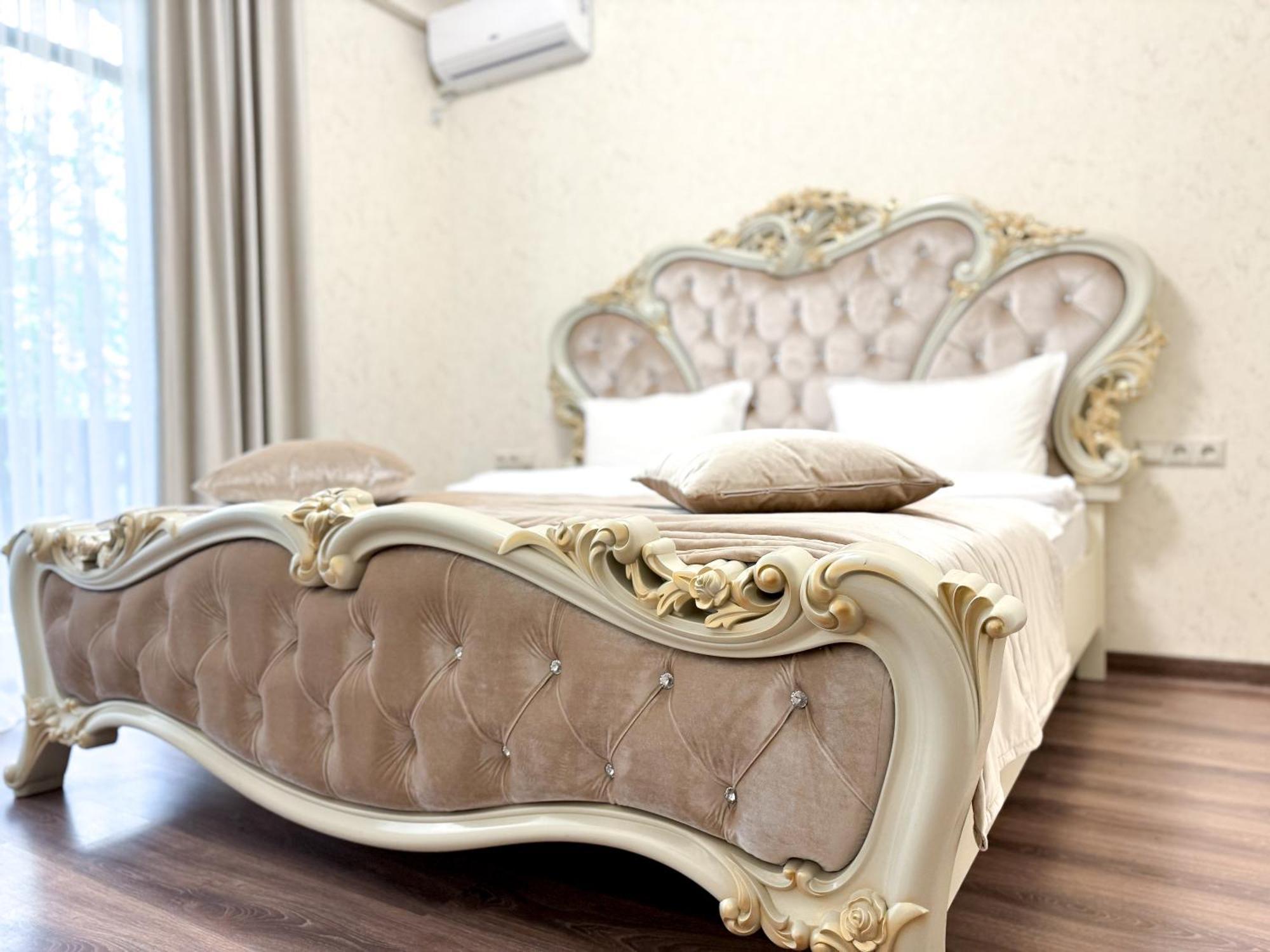 Armenia Hotel Jerevan Buitenkant foto