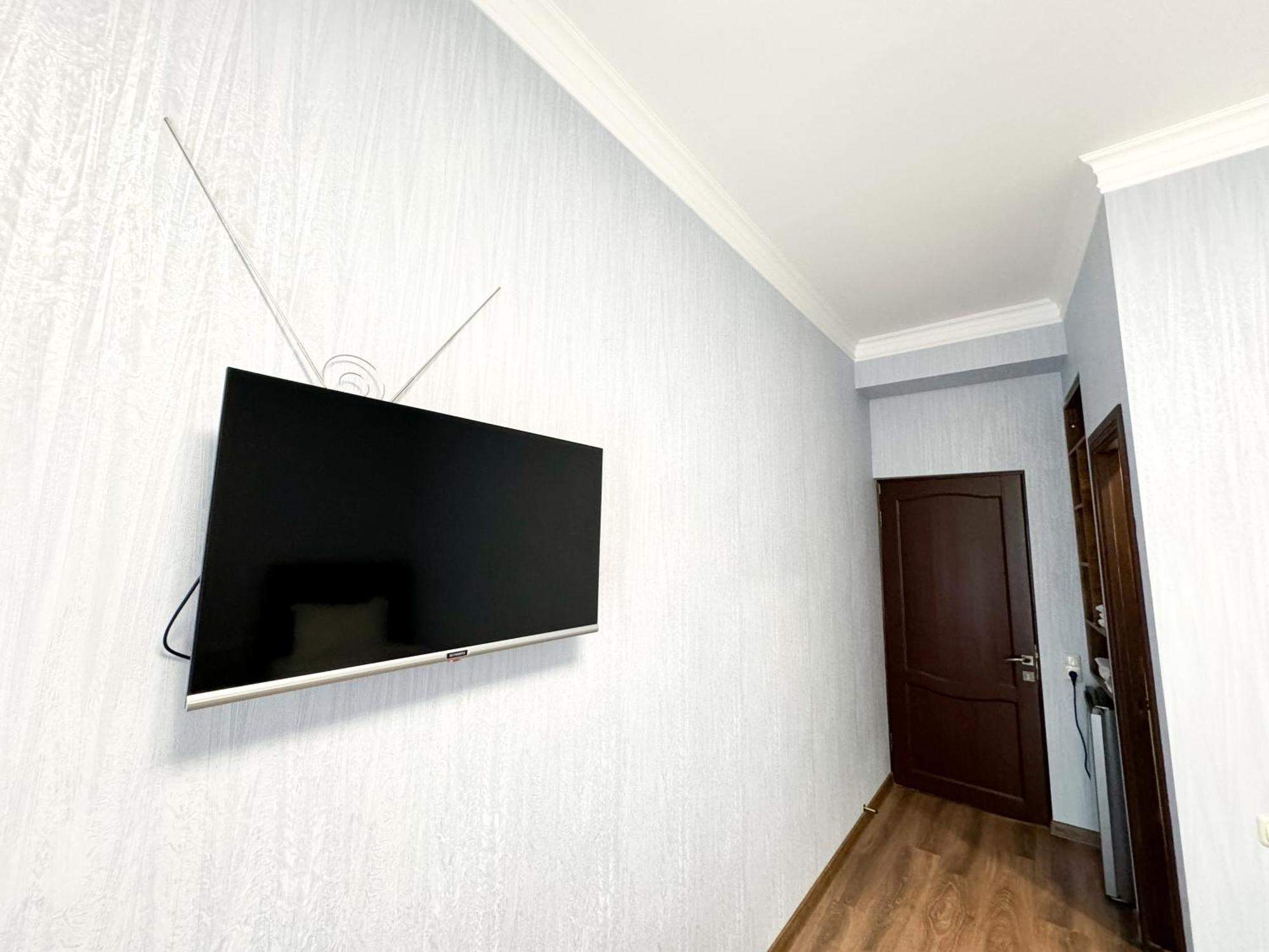Armenia Hotel Jerevan Buitenkant foto