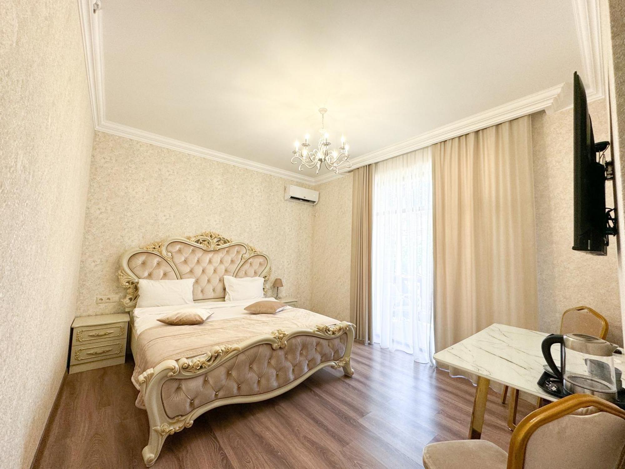 Armenia Hotel Jerevan Buitenkant foto